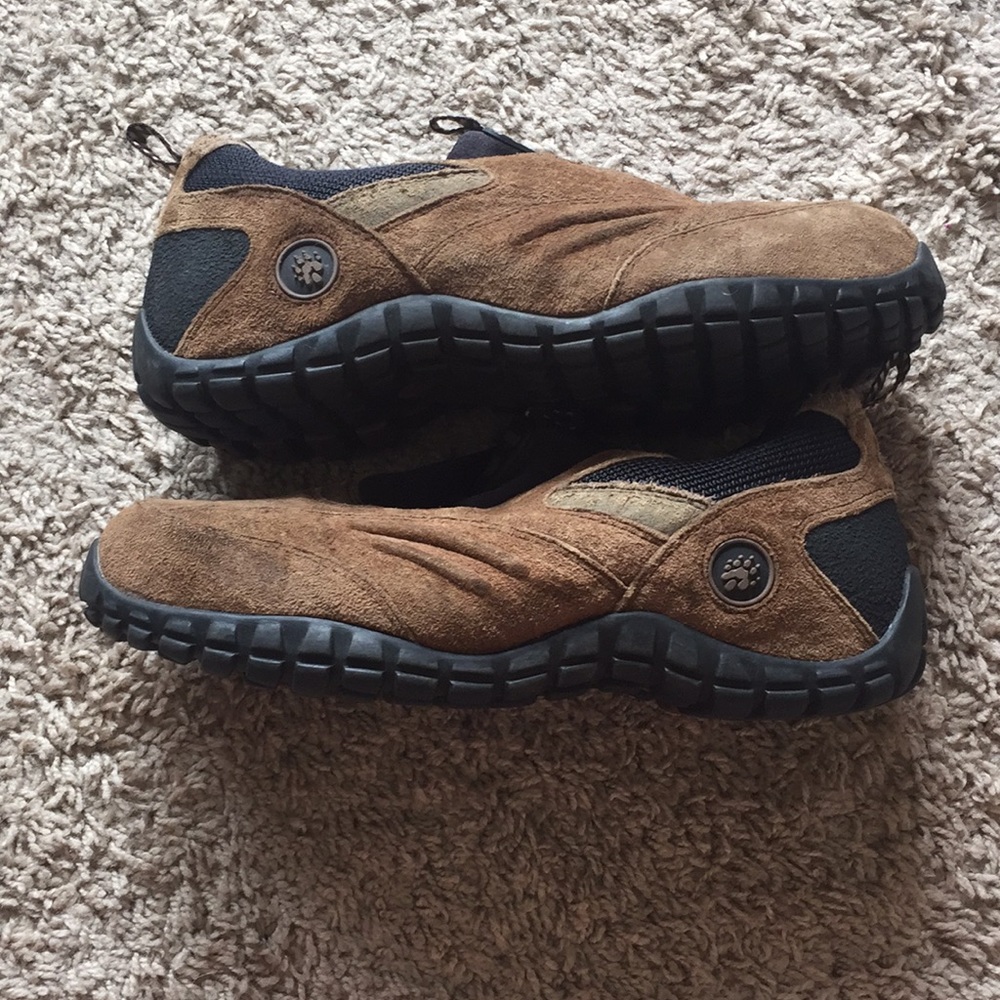 Low top Wolverine boots